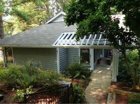 106 Kirkwood Dr in Chapel Hill, NC - Building Photo