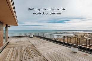 1919 N Summit Ave, Unit 8C in Milwaukee, WI - Building Photo