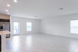 264 Hayley St in Winter Haven, FL - Building Photo - Building Photo