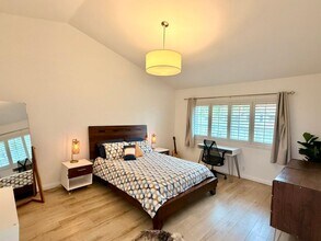 8123 E Candleberry Cir in Orange, CA - Building Photo - Building Photo