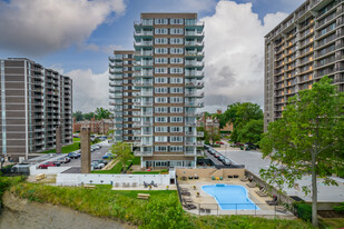 12000 Edgewater Apartments