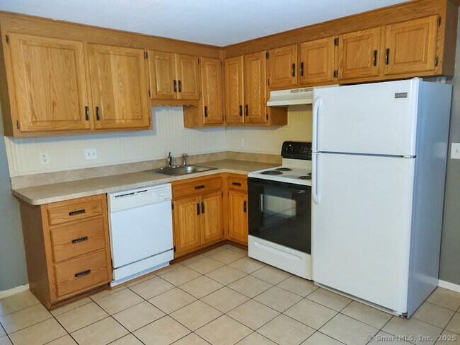 415 Tudor St in Waterbury, CT - Building Photo - Building Photo