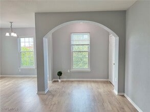 23520 Walden Center Dr in Bonita Springs, FL - Building Photo - Building Photo