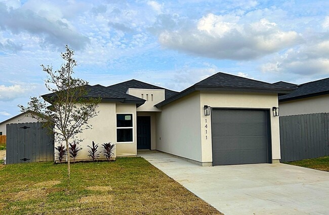 property at 1411 Los Estribos Dr