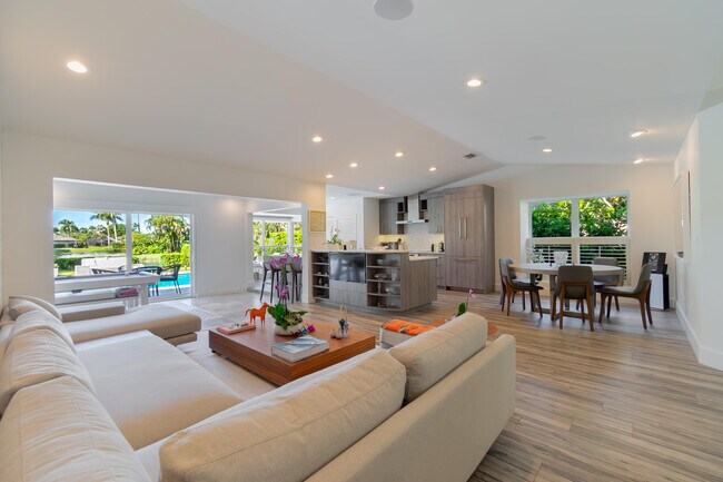 2291 Las Casitas Dr