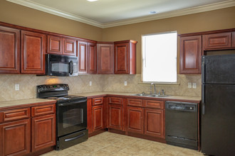 Juban Courts Condos in Denham Springs, LA - Building Photo - Interior Photo