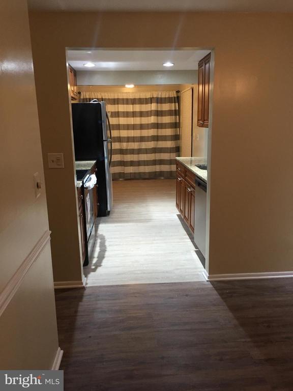 18050 Chalet Dr-Unit -14-104 in Germantown, MD - Building Photo - Building Photo