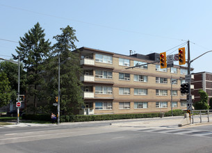 250 St Clair Ave W in Toronto, ON - Building Photo - Building Photo