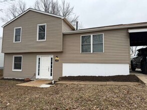 2260 Danelle Ct in Florissant, MO - Building Photo - Building Photo