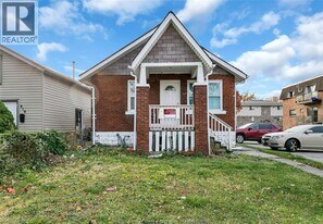 915 Josephine Ave in Windsor, ON - Building Photo