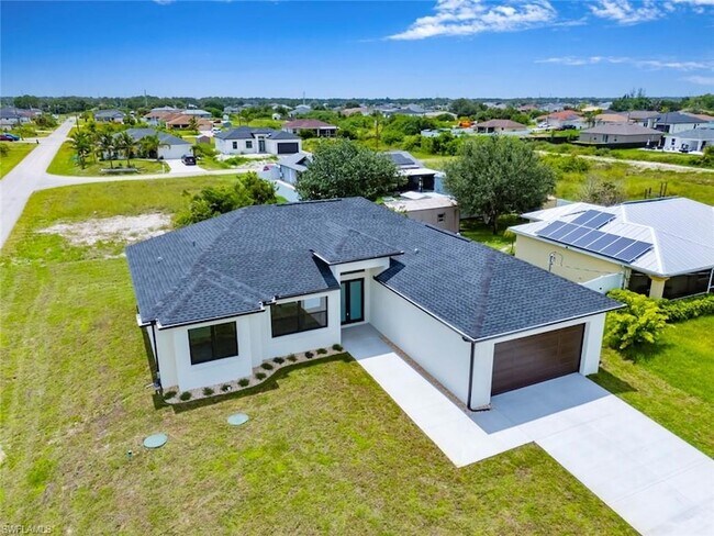 3104 Donald Ave S in Lehigh Acres, FL - Building Photo - Building Photo