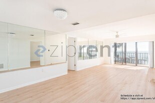 7500 Sunshine Skyway Ln S in St. Petersburg, FL - Building Photo