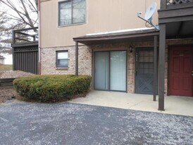 1935 Ramada Blvd in Collinsville, IL - Building Photo