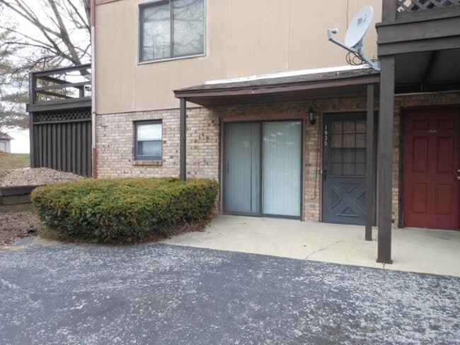 property at 1935 Ramada Blvd