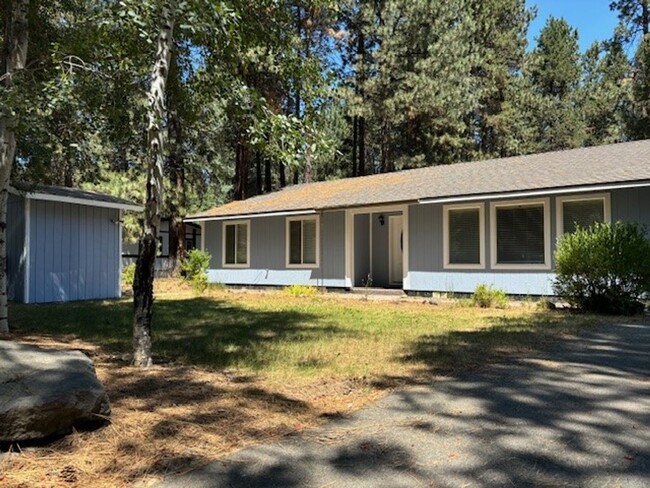 17040 Azusa Rd in Bend, OR - Building Photo - Building Photo