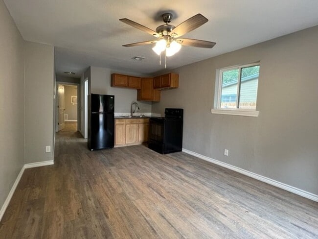 2613 SW B Ave in Lawton, OK - Foto de edificio - Building Photo