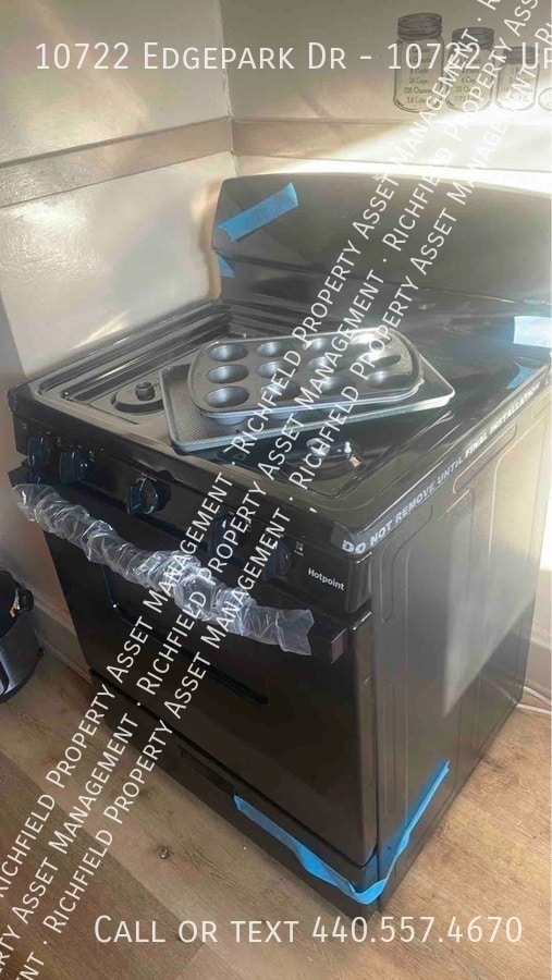 10722 Edgepark Dr in Garfield Heights, OH - Building Photo - Building Photo