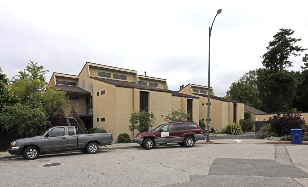 134-146 Mccornick St in Santa Cruz, CA - Building Photo