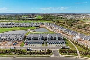 19015 Scallop Lp, Unit 7118 in Lakewood Ranch, FL - Building Photo