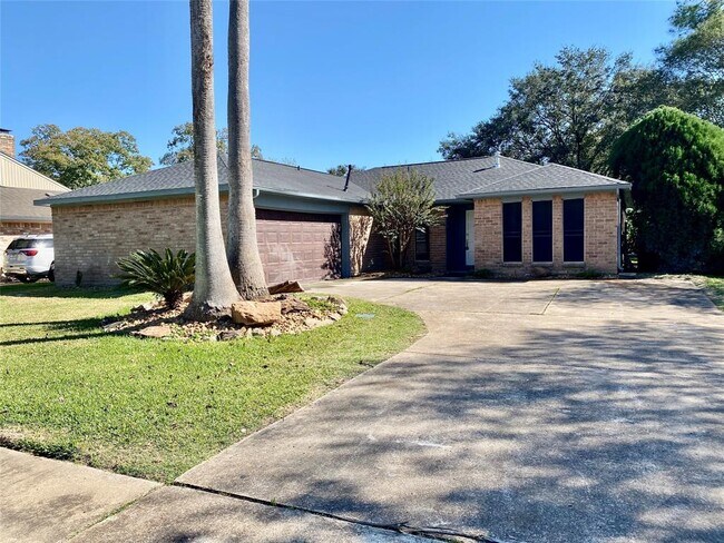 1031 Hidden Canyon Rd in Katy, TX - Foto de edificio - Building Photo