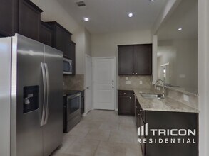 11238 Burning Tree Dr in Montgomery, TX - Building Photo - Building Photo