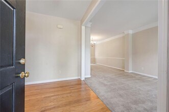 3852 Roxfield Dr NE in Buford, GA - Foto de edificio - Building Photo