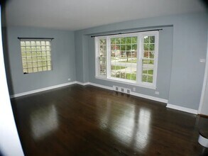 2452 S 7th Ave in North Riverside, IL - Building Photo - Building Photo