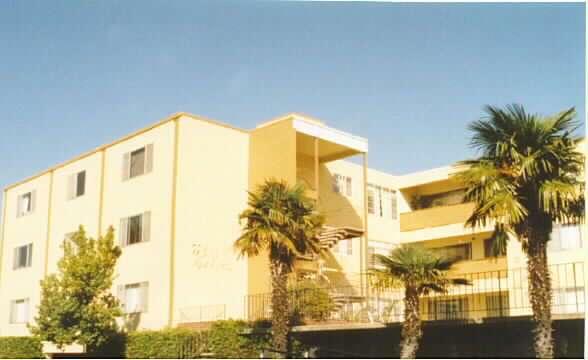 75 Arch St Apartment in Redwood City, CA - Foto de edificio - Building Photo