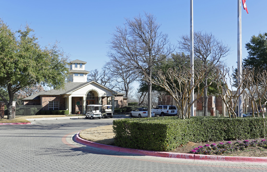 Ash Lane in Euless, TX - Building Photo