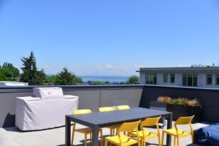 119 in Seattle, WA - Building Photo