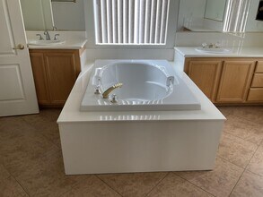 7949 Mosaic Harbor Ave in Las Vegas, NV - Foto de edificio - Building Photo