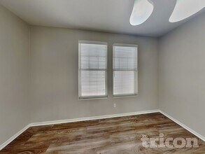 6712 Black Oil Dr in Las Vegas, NV - Building Photo - Building Photo