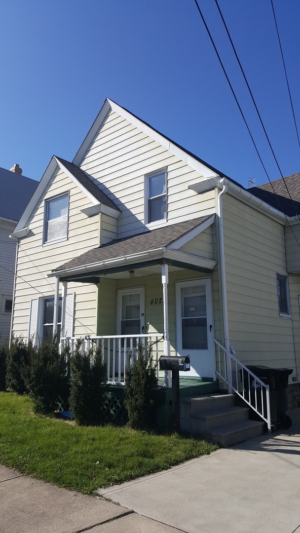 property at 4026 Clybourne Ave