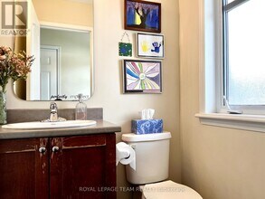 209 Hornchurch Ln in Ottawa, ON - Building Photo - Building Photo