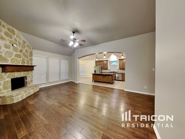 219 Hartley Ln in Red Oak, TX - Foto de edificio - Building Photo