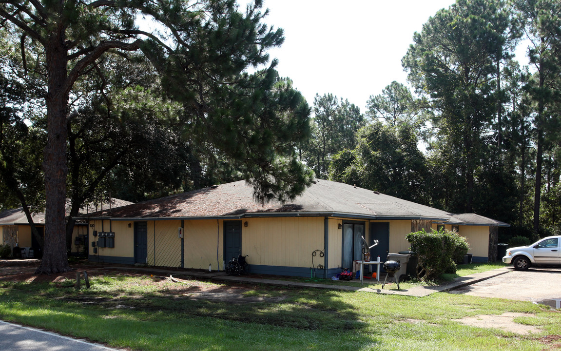 410 Crow Rd in Pensacola, FL - Building Photo