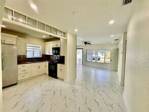 117400 SW 176th St in Miami, FL - Building Photo - Building Photo