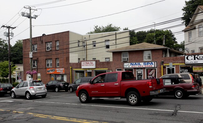 826-828 New  York Ave in Huntington, NY - Building Photo - Building Photo
