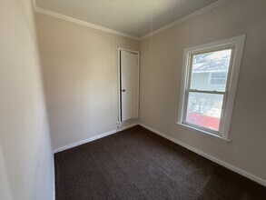 1129 N Martin Luther King Jr Blvd in Lansing, MI - Building Photo - Building Photo