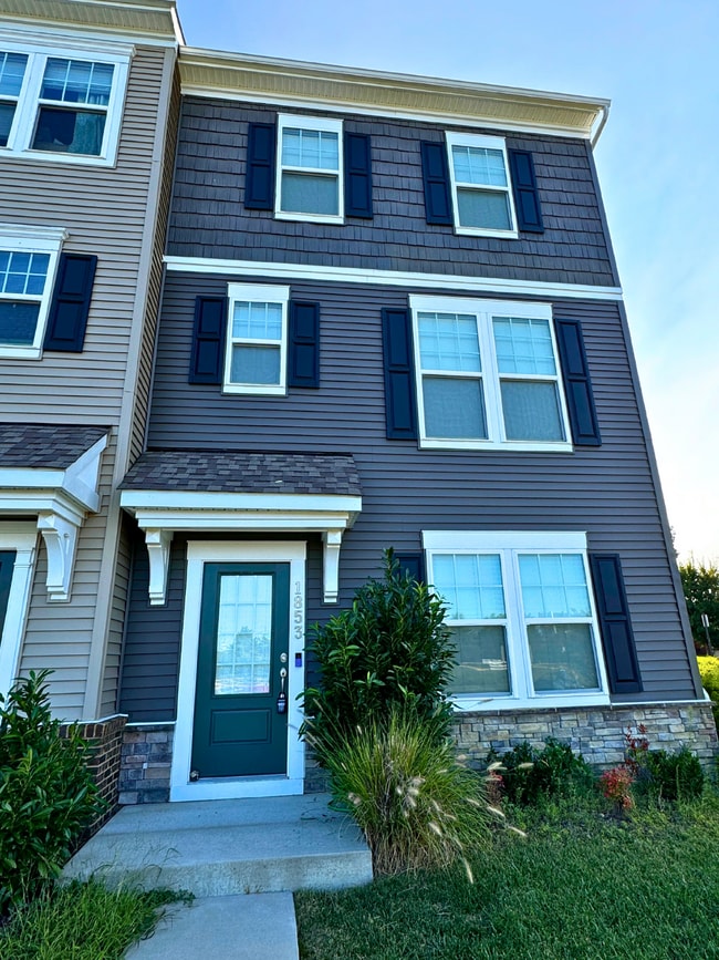 1853 Sag Harbor Ln in Fredericksburg, VA - Building Photo - Building Photo