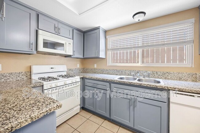 property at 28911 Calle Del Lago