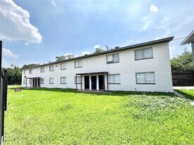 1141 N Durham Dr in Houston, TX - Building Photo