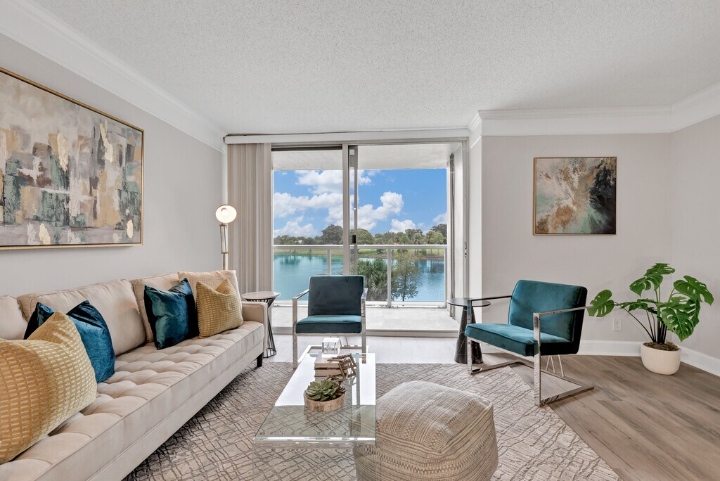 Nottingham Pine Luxury Apartments in Plantation, FL