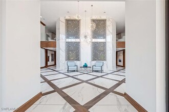 6075 Pelican Bay Blvd in Naples, FL - Building Photo - Building Photo