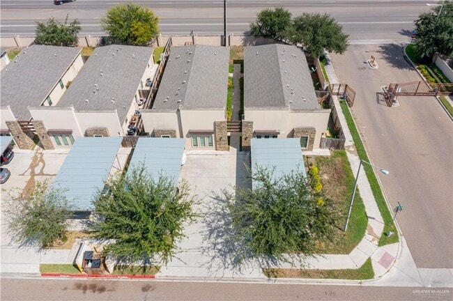 15 Upas Dr in Edinburg, TX - Building Photo - Building Photo