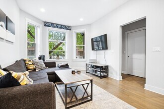 3711 N Racine Ave, Unit 1 in Chicago, IL - Building Photo - Building Photo