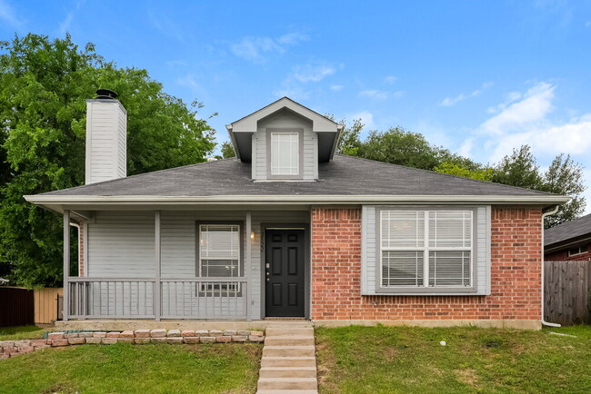 property at 2522 Esquire Dr