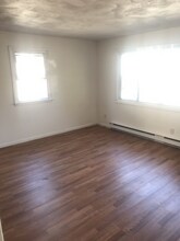 230 Roosevelt St in Providence, RI - Foto de edificio - Building Photo