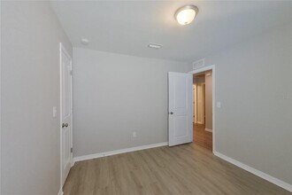 18310 Gibraltar Ln in Lehigh Acres, FL - Building Photo - Building Photo