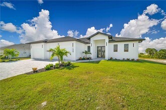 106 NW 18th Pl in Cape Coral, FL - Building Photo - Building Photo